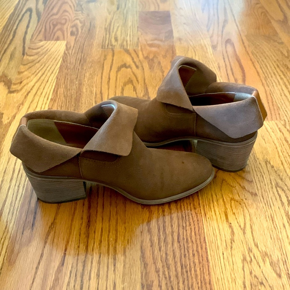 BP brown suede booties
